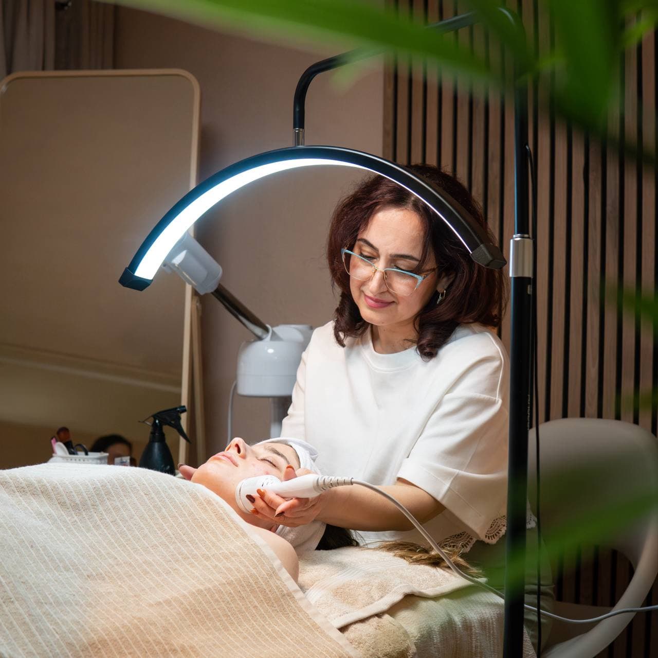 LED Mask step during the Paris Leaf facial treatment in Budapest