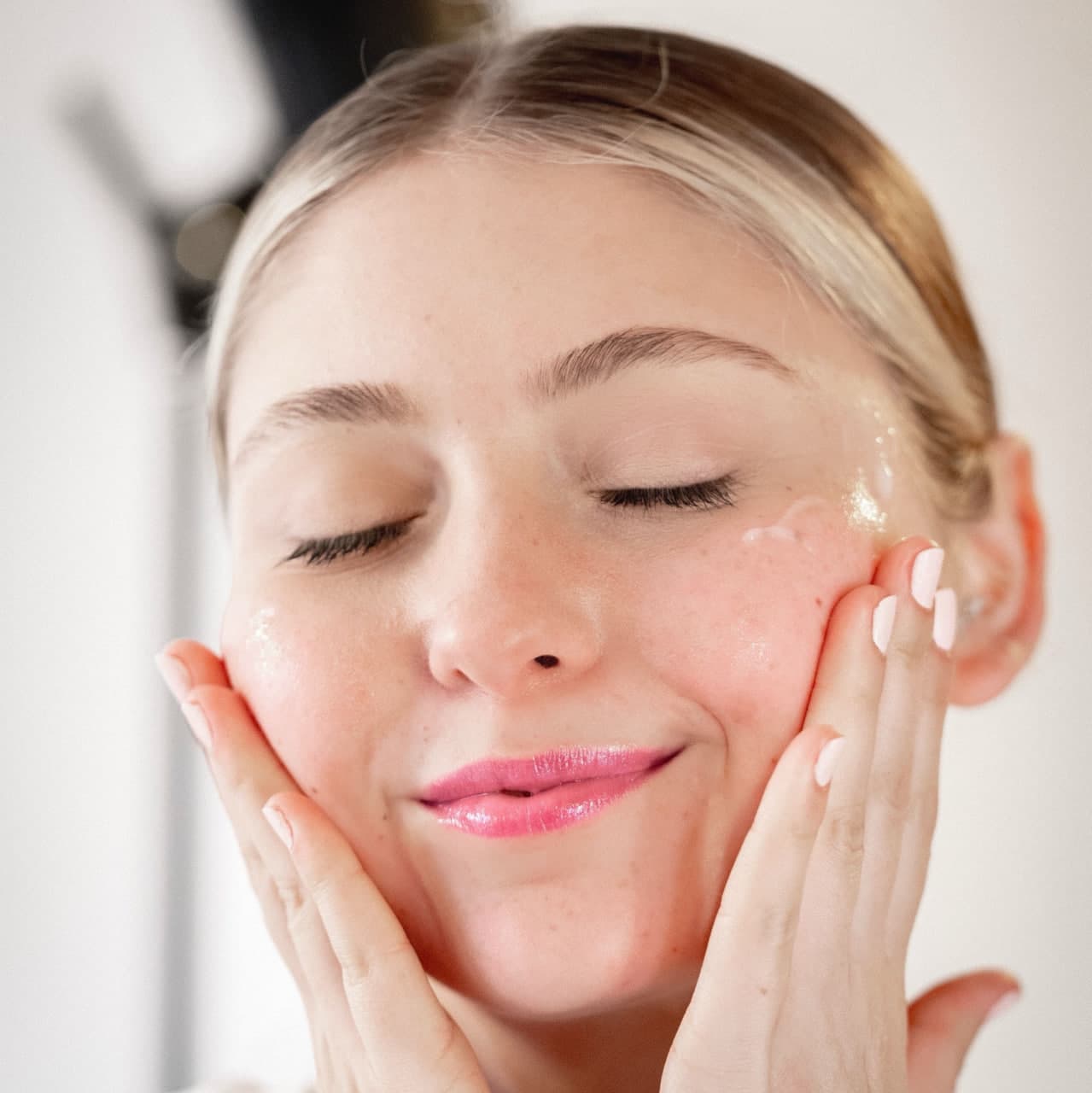 Dermaplaning Kezelés a Budapest Skincare szalonban